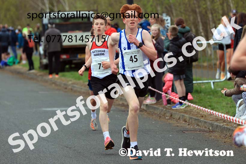 Boys and Girls under-15s, 2025 Elswick Harriers Good Friday Road Relays, Newburn, Newcastle upon Tyne. Photo: David T. Hewitson/Sports for All Pics